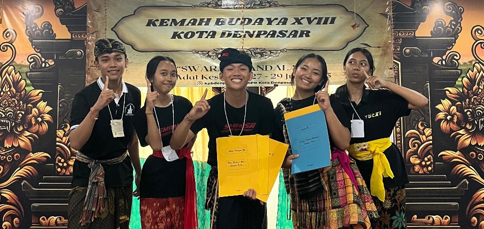 Raihan Gemilang Siswa SMA Negeri 1 Denpasar di Kemah Budaya Kota Denpasar 2025