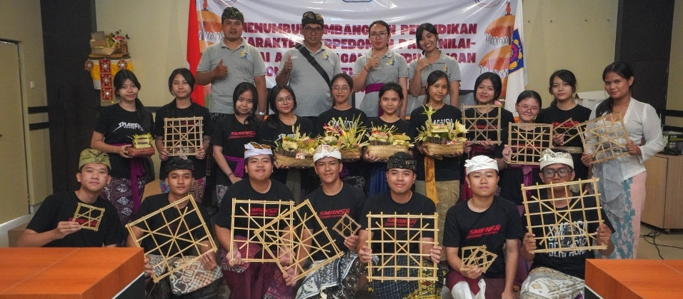 SMAN 1 Denpasar Gelar Pasraman Kilat: Bentuk Generasi Berkarakter Mulia Berlandaskan Dharma