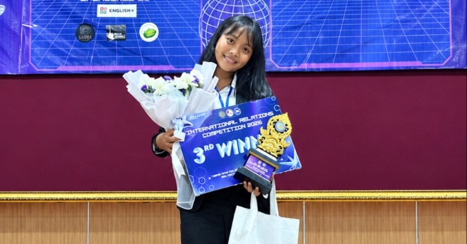 Tampil Percaya Diri di Depan Kamera, Denitra Anindyaswari Raih Juara 3 News Anchor IRC 2026