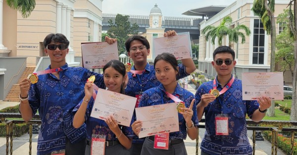 Inovasi Gel Jerawat dari Bahan Alami, Tim SMAN 1 Denpasar Raih Gold Medal dan Special Award di WICE 2026 Malaysia