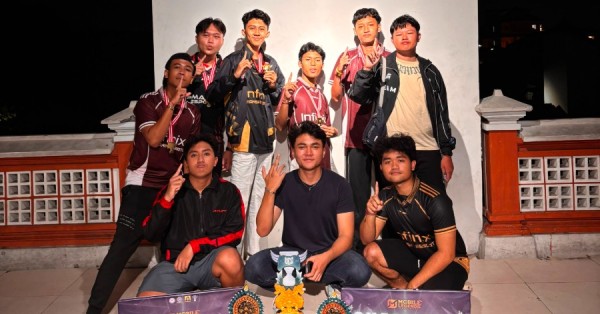 Taklukkan Tim-Tim Unggulan, Siswa SMAN 1 Denpasar Raih Juara I dan Juara Umum Udayana Esports Championship 2026